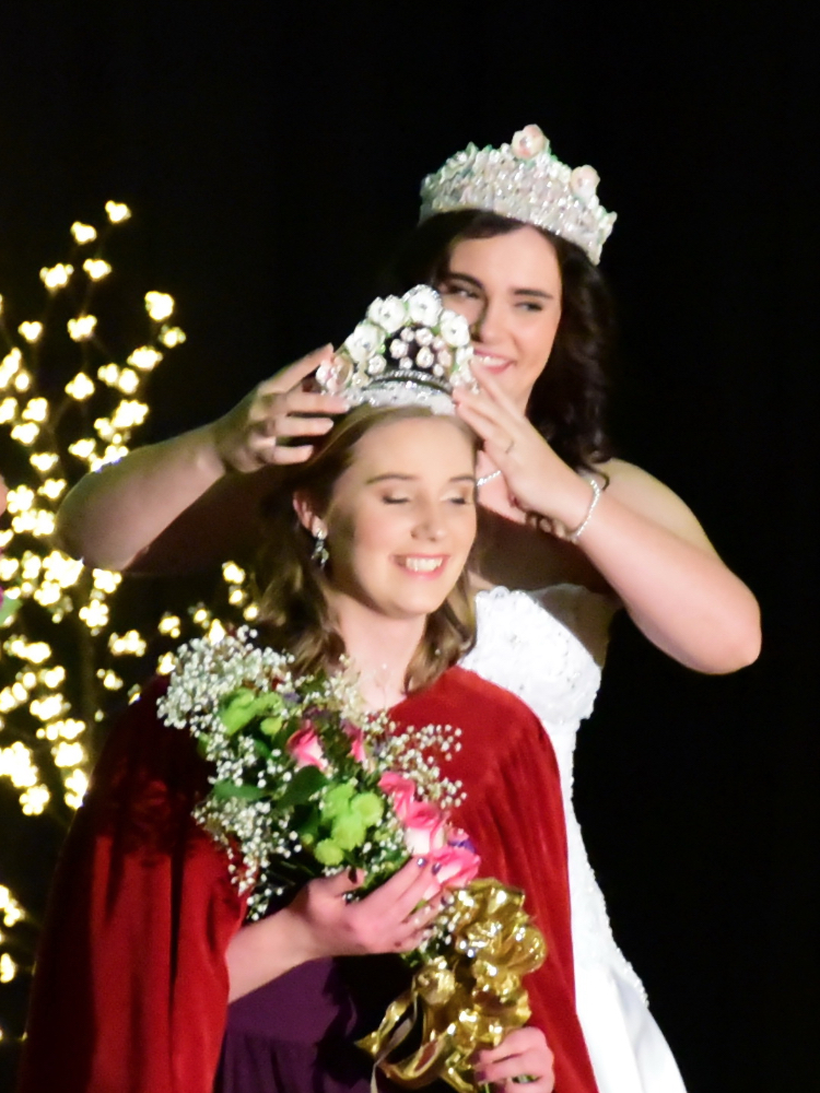 Clausen Crowned Manson Apple Blossom Queen Lake Chelan News and